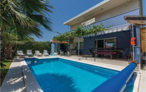 4 Bedroom Awesome Home In Kastel Luksic